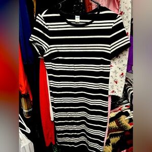 Old Navy Black and White Tshirt Dress